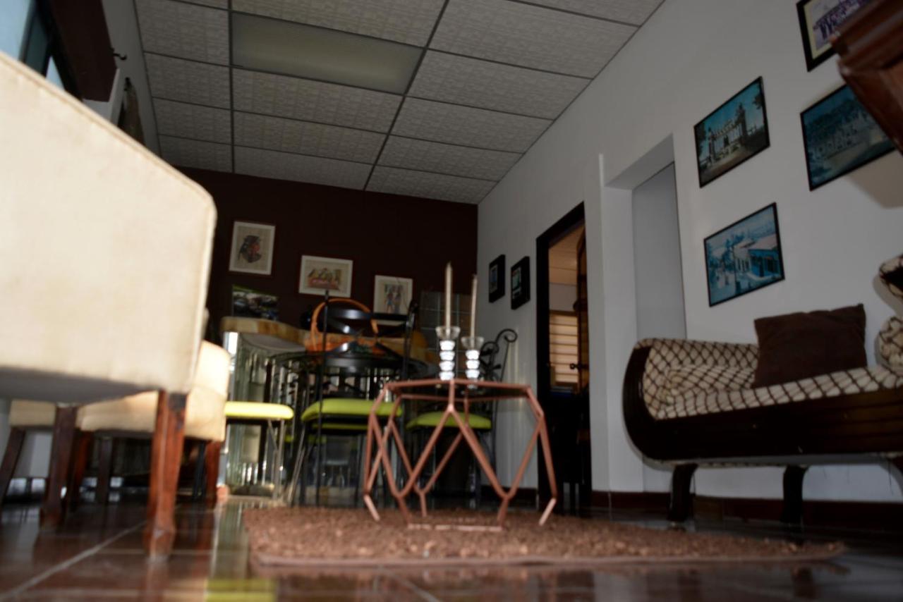 Hostal Villa 97 جواياكيل المظهر الخارجي الصورة