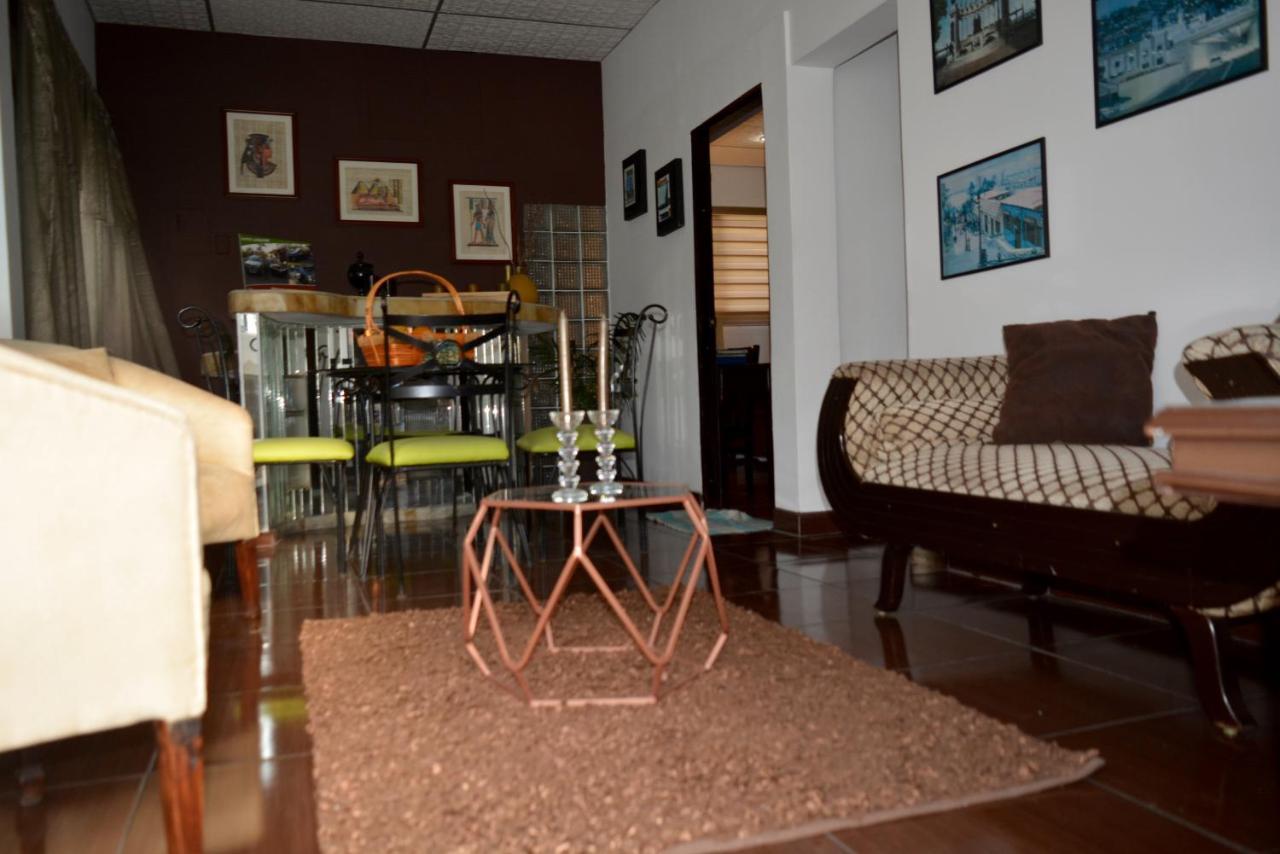 Hostal Villa 97 جواياكيل المظهر الخارجي الصورة