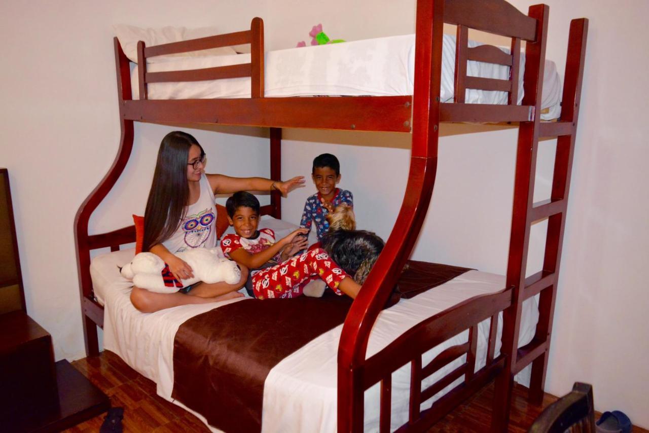 Hostal Villa 97 جواياكيل المظهر الخارجي الصورة