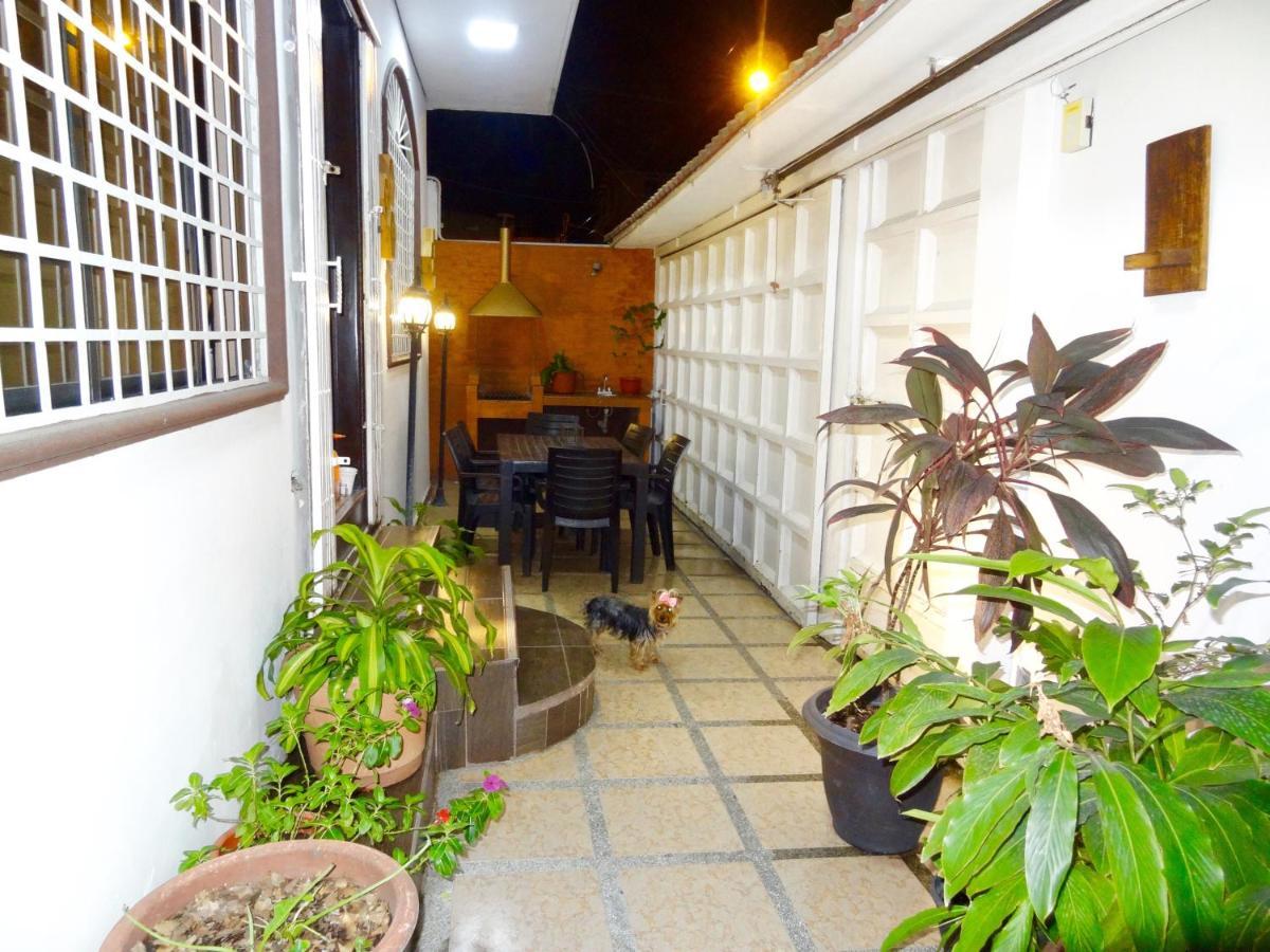 Hostal Villa 97 جواياكيل المظهر الخارجي الصورة