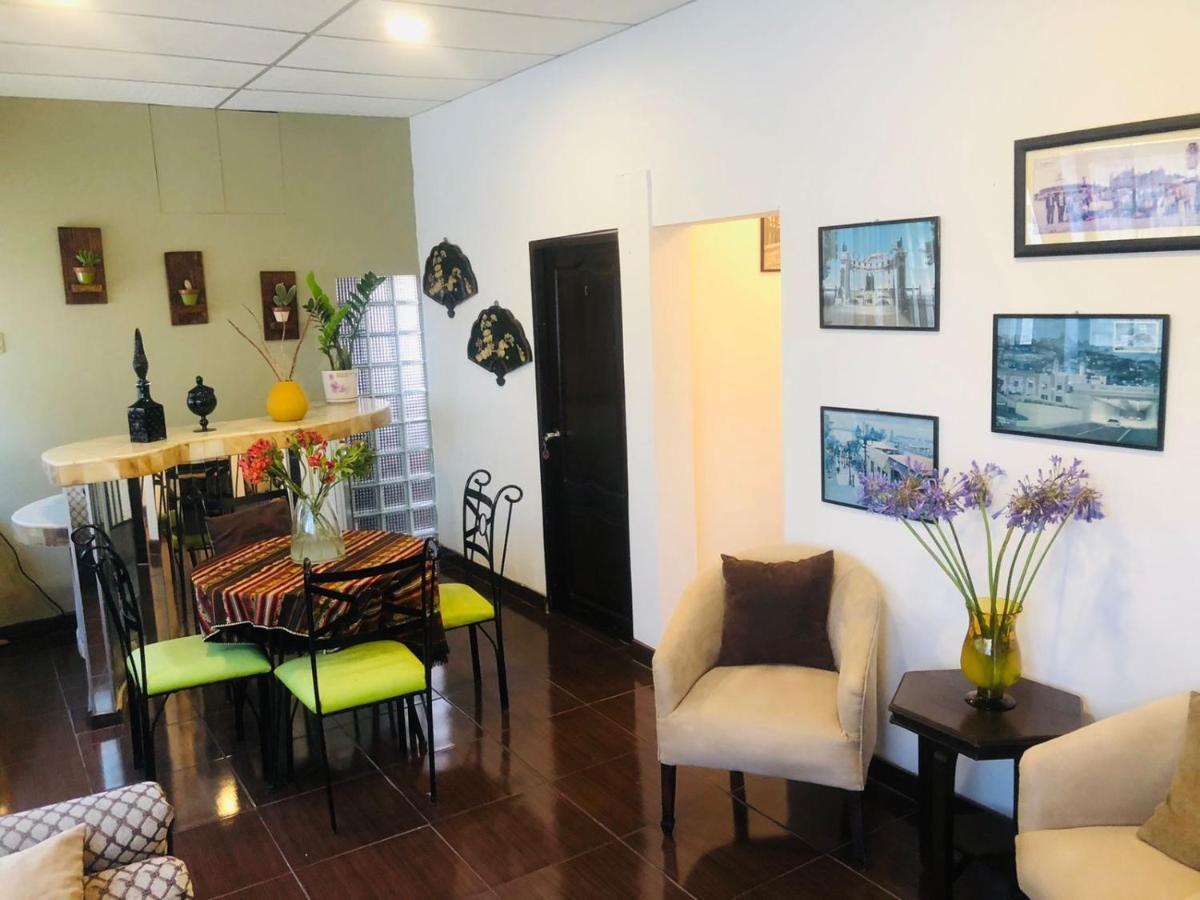 Hostal Villa 97 جواياكيل المظهر الخارجي الصورة